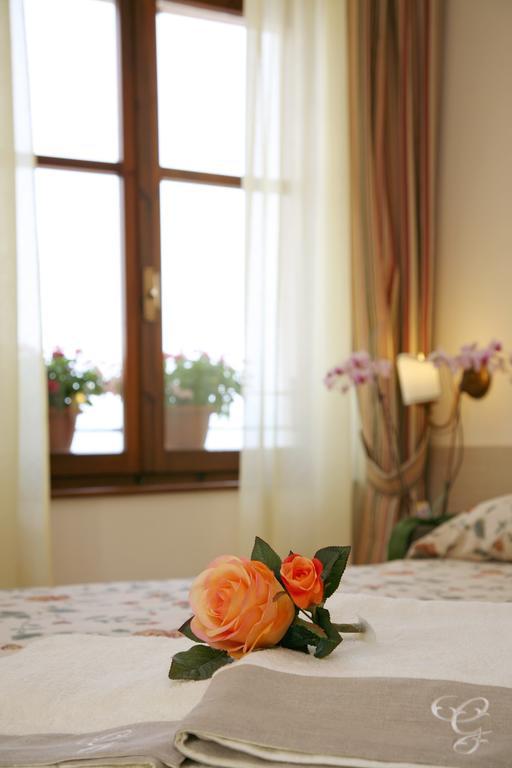 Locanda Le Palafitte Bardolino Habitación foto